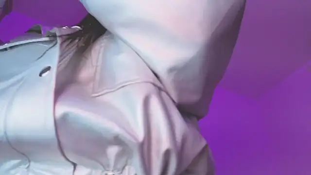 evy orange1 online show from 10.11.25