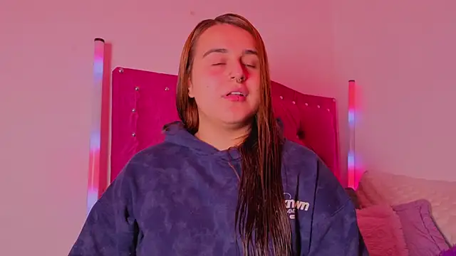 evy orange1 online show from 11.22.25