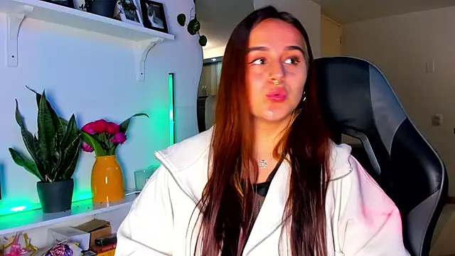 evy orange1 online show from 04.01.26