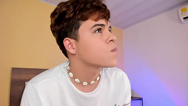 Snapshot of justinbiler chatting on 12.20.24 justinbiler online show from 12.20.24