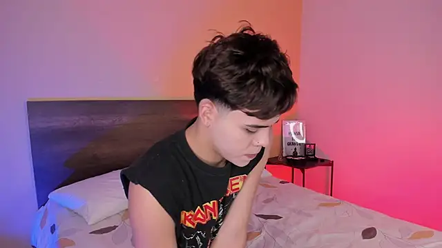 Snapshot of justinbiler chatting on 02.07.25 justinbiler online show from 02.07.25