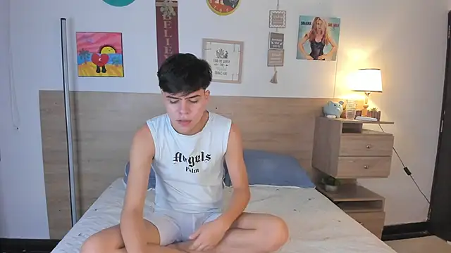 Snapshot of justinbiler chatting on 10.08.25 justinbiler online show from 10.08.25