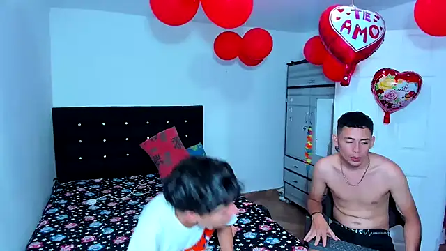 Snapshot of Alexander_and_Xiao chatting on 02.15.25 Alexander and Xiao online show from 02.15.25