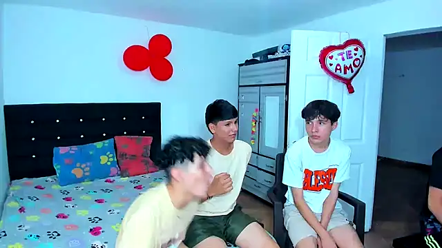 Snapshot of Alexander_and_Xiao chatting on 02.21.25 Alexander and Xiao online show from 02.21.25