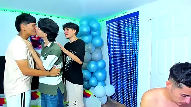 Snapshot of Alexander_and_Xiao chatting on 03.17.25 Alexander and Xiao online show from 03.17.25