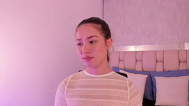 Roxie-Summers11 online show from 01.21.25