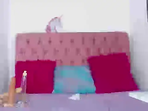 Snapshot of NalaRoy chatting on 09.25.25 NalaRoy online show from 09.25.25