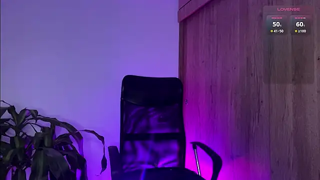 Julifoxx online show from 12.28.24
