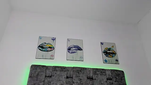 Julifoxx online show from 03.19.25
