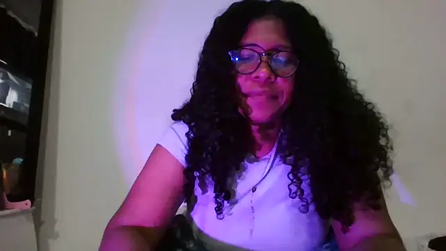 Ivon-09 online show from 10.25.25