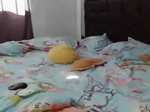 Snapshot of charlotte_slut chatting on 01.01.25 charlotte slut online show from 01.01.25