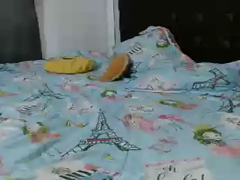 Snapshot of charlotte_slut chatting on 01.02.25 charlotte slut online show from 01.02.25