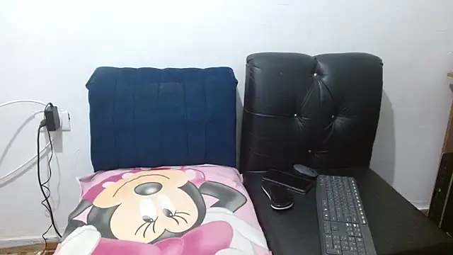 Snapshot of charlotte_slut chatting on 11.29.25 charlotte slut online show from 11.29.25