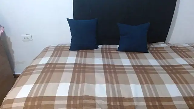 Snapshot of charlotte_slut chatting on 03.01.26 charlotte slut online show from 03.01.26