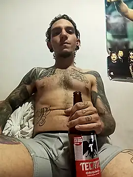 Snapshot of HornetBigDickonYou chatting on 12.13.24 HornetBigDickonYou online show from 12.13.24