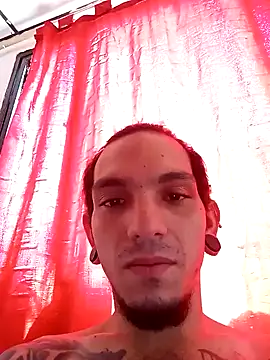 Snapshot of HornetBigDickonYou chatting on 01.22.25 HornetBigDickonYou online show from 01.22.25