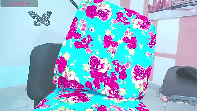 Snapshot of SammyBichota chatting on 11.04.25 SammyBichota online show from 11.04.25