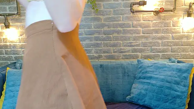 LisaCaprice online show from 04.03.26