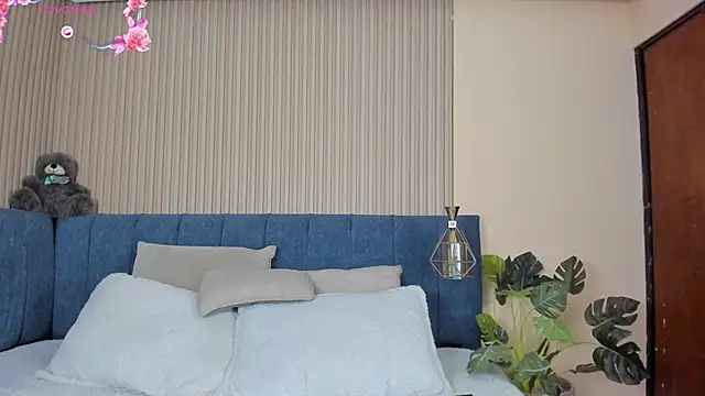 kathecute   online show from 10.08.25