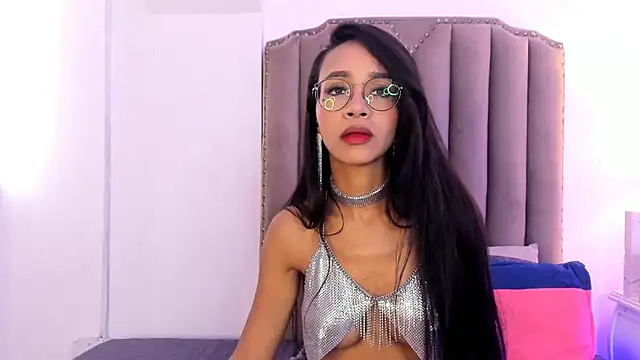 SamanthaFerrer   online show from 01.24.25