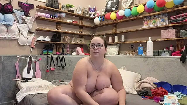Kimberly-Caprice online show from 02.15.25