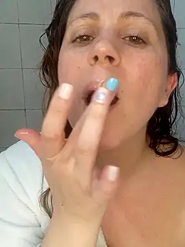 Snapshot of SofiEstevez chatting on 10.07.25 SofiEstevez online show from 10.07.25