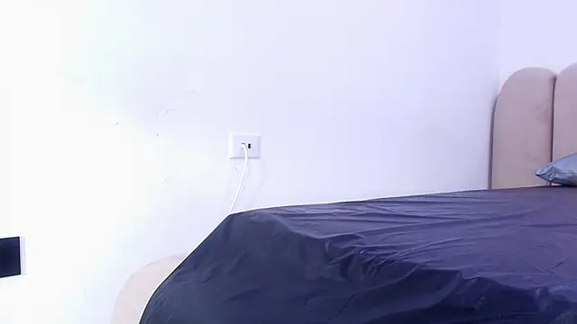 Snapshot of nicol_f chatting on 02.05.26 nicol f online show from 02.05.26