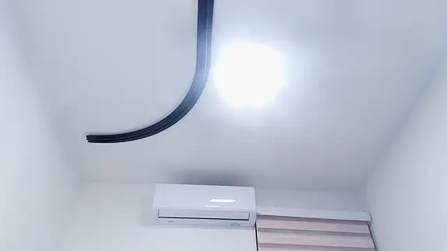 Snapshot of nicol_f chatting on 02.18.26 nicol f online show from 02.18.26