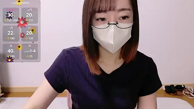 Snapshot of Rio_chan_ chatting on 10.27.25 Rio chan online show from 10.27.25