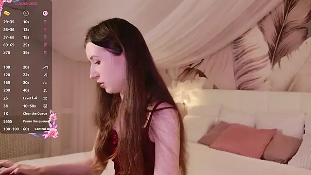 AliceLiddelle online show from 11.25.25