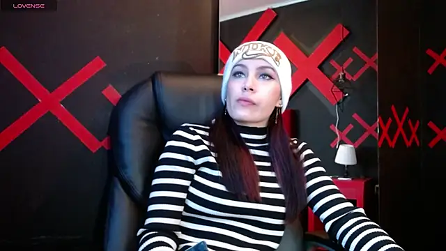 Snapshot of _yuyi chatting on 02.06.25 yuyi online show from 02.06.25