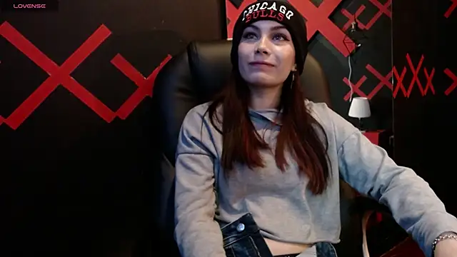 Snapshot of _yuyi chatting on 02.22.25 yuyi online show from 02.22.25