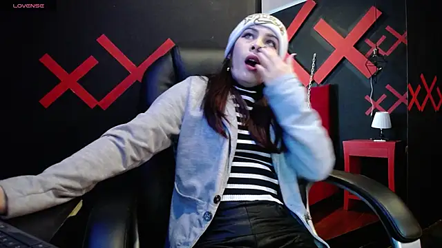 Snapshot of _yuyi chatting on 03.18.25 yuyi online show from 03.18.25