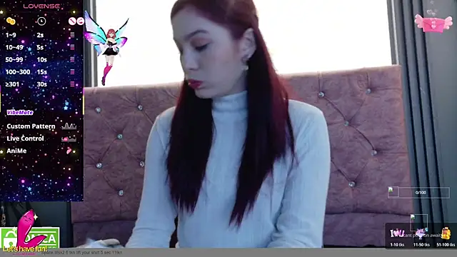 Snapshot of _yuyi chatting on 10.21.25 yuyi online show from 10.21.25