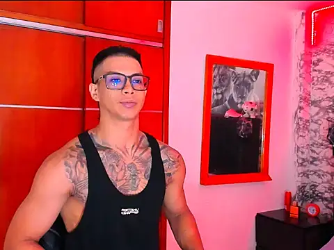 Aaron Toy online show from 01.05.26