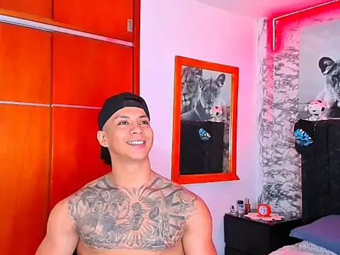 Aaron Toy online show from 01.12.26