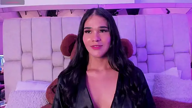 Isa Little Star online show from 02.15.25