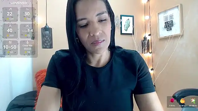 scarlet-foox online show from 10.28.25