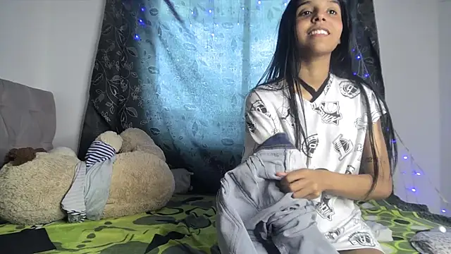 Snapshot of Michi_sexy chatting on 12.04.24 Michi sexy online show from 12.04.24