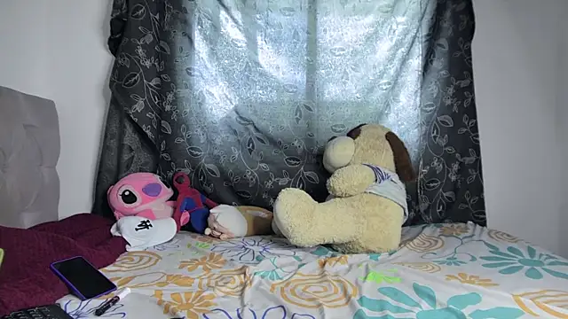 Snapshot of Michi_sexy chatting on 12.21.24 Michi sexy online show from 12.21.24