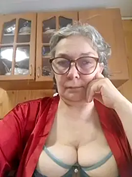 Snapshot of IrinaSweet54 chatting on 04.24.26 IrinaSweet54 online show from 04.24.26