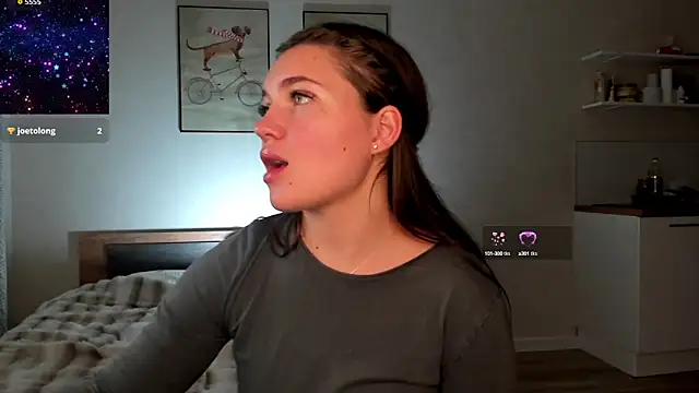 Snapshot of michelle_mirr chatting on 10.18.25 michelle mirr online show from 10.18.25