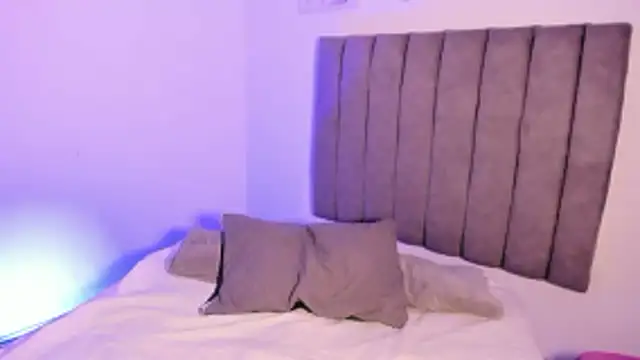 Snapshot of sarah__bigboobs chatting on 10.27.25 sarah bigboobs online show from 10.27.25