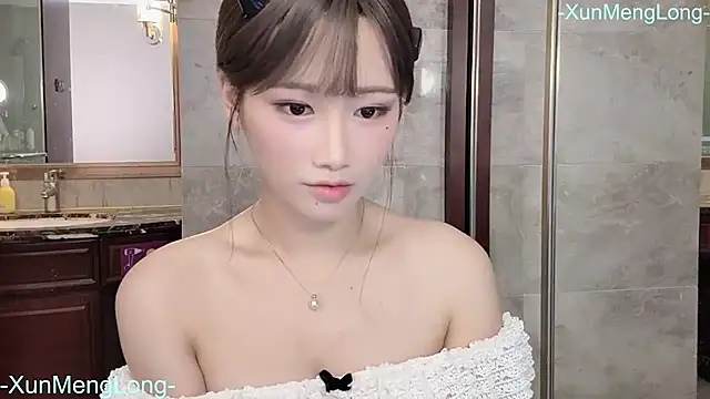 Snapshot of -XunMengLong- chatting on 04.09.26 -XunMengLong- online show from 04.09.26