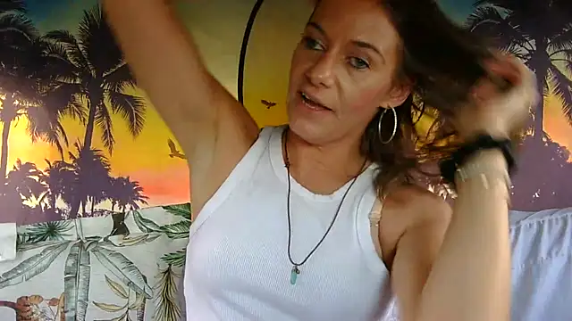 Snapshot of Sexyhottpunani chatting on 10.17.25 Sexyhottpunani online show from 10.17.25