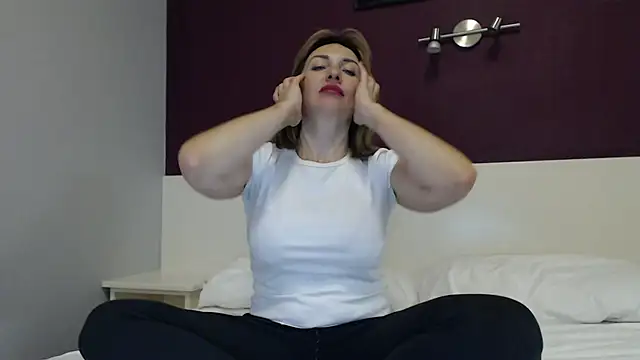 Snapshot of Mallinia chatting on 02.01.25 Mallinia online show from 02.01.25