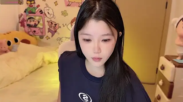 Snapshot of xiSSts chatting on 10.24.25 xiSSts online show from 10.24.25