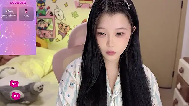 Snapshot of xiSSts chatting on 11.02.25 xiSSts online show from 11.02.25