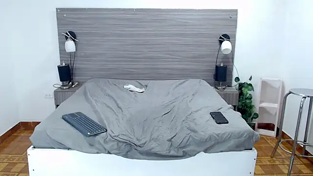 Loony Zion online show from 02.15.25