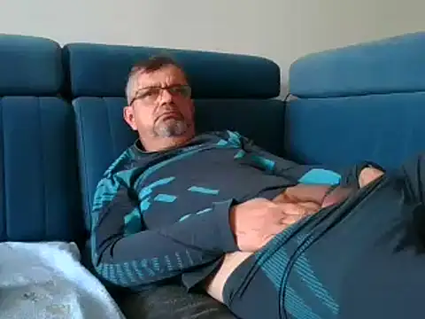 axecoman60 online show from 02.22.25